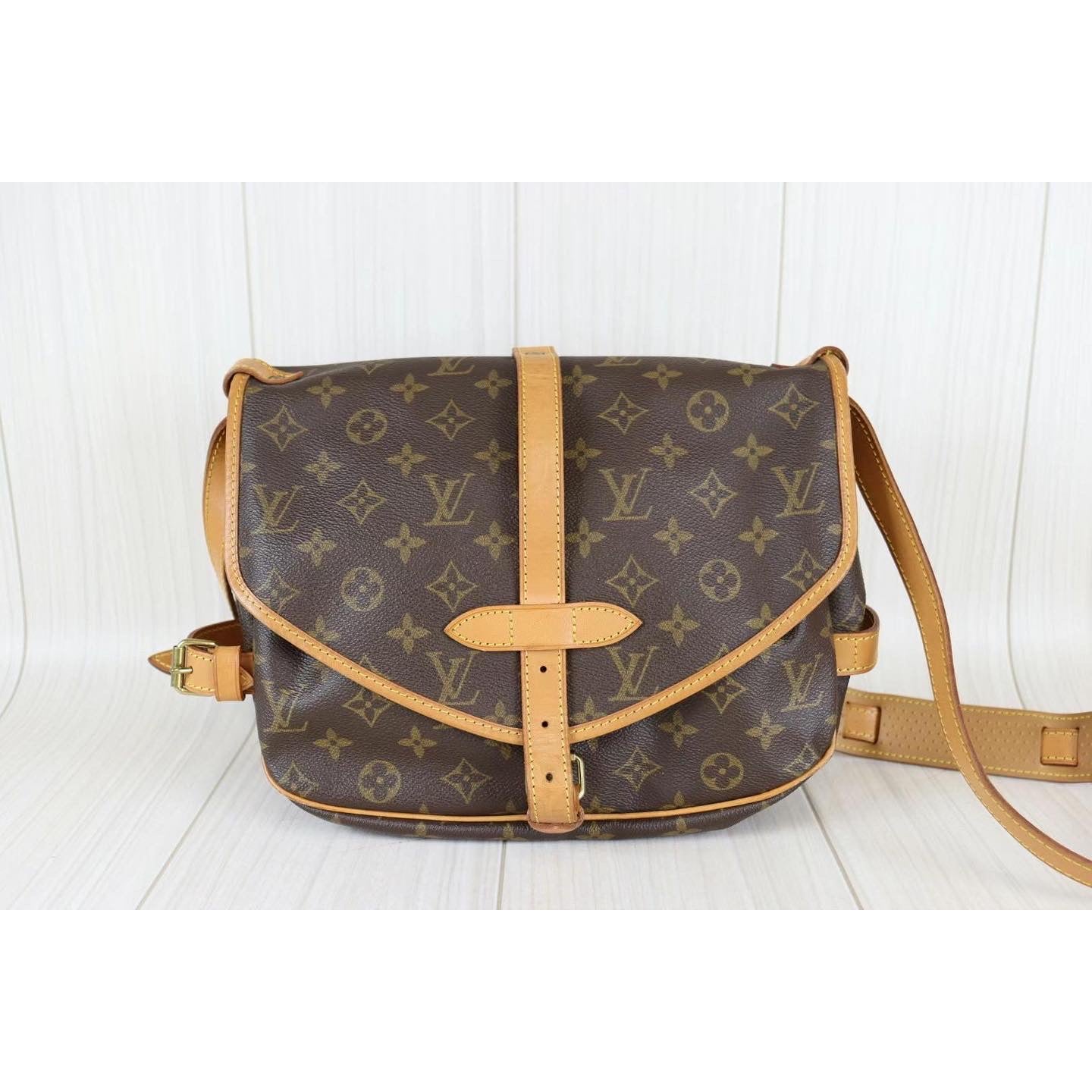 Rank AB｜ LV Monogram Saumur 30 Shoulder Bag｜091307