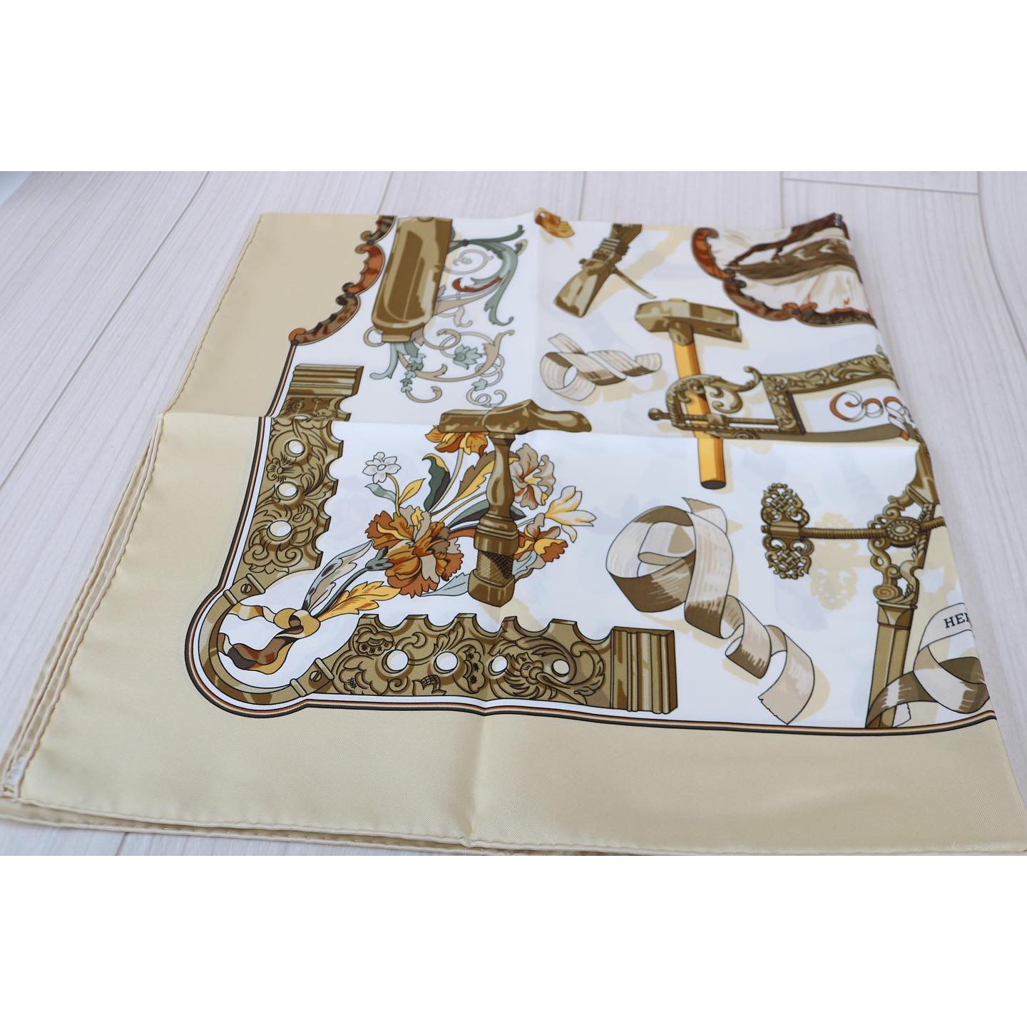 Rank S ｜    HERMES Scarf 90*90    ｜121922