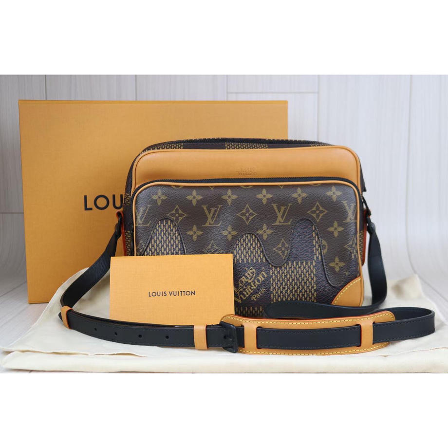 Rank SA ｜      LV Nile Messenger PM Shoulder Bag    ｜090516