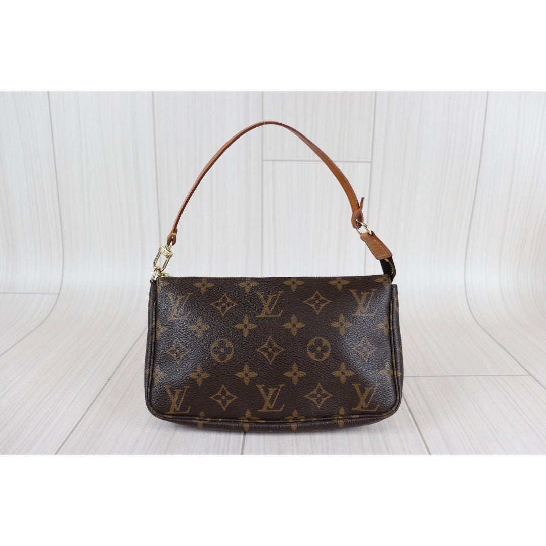 Rank AB ｜ LV Monogram Pochette Accessoires ｜22101403