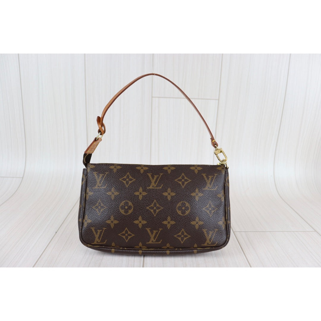 Rank AB ｜ LV Monogram Pochette Accessoires ｜22101403