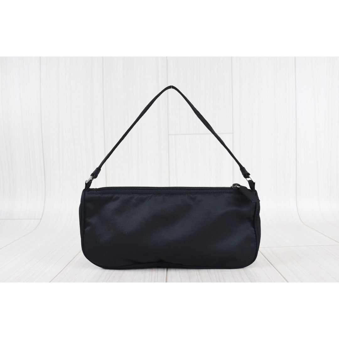 Rank A ｜ PRADA Nylon Bag ｜091902