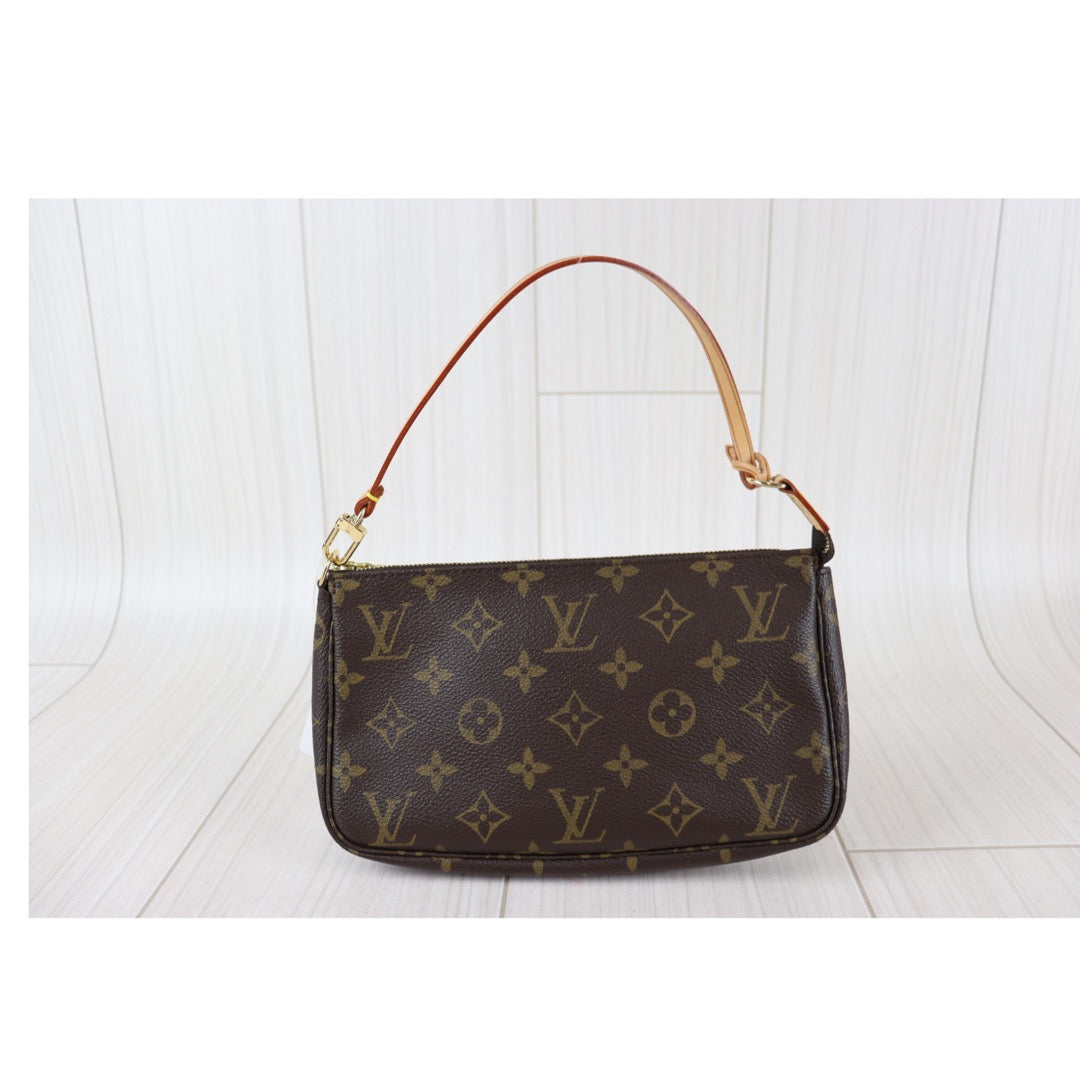 Rank A ｜ LV Monogram Pochette Accessoires ｜091815