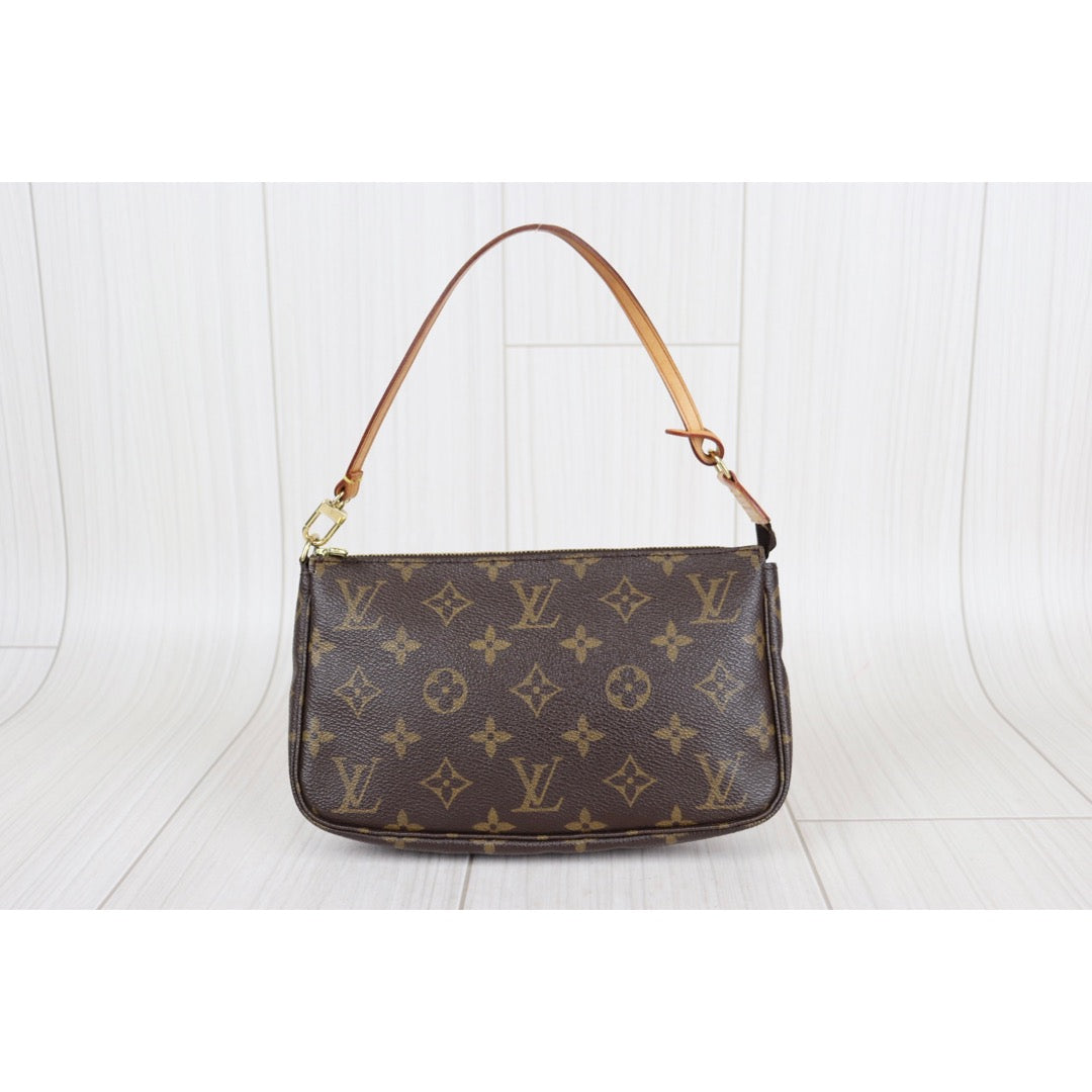 Rank AB ｜ LV Monogram Pochette Accessoires ｜22110304