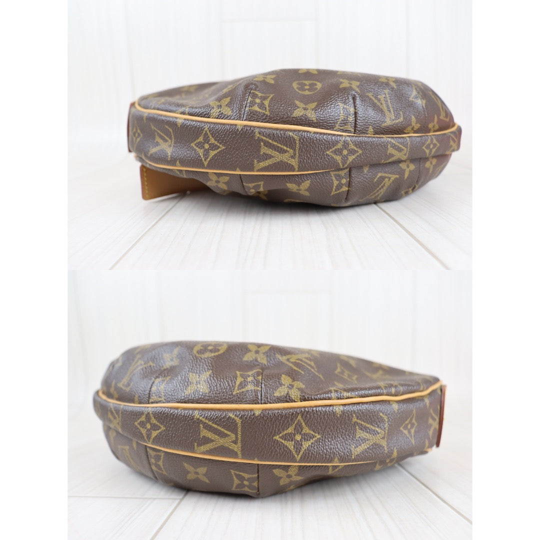 Rank AB ｜LV Monogram Pochette Croissant MM Shoulder Bag｜092601