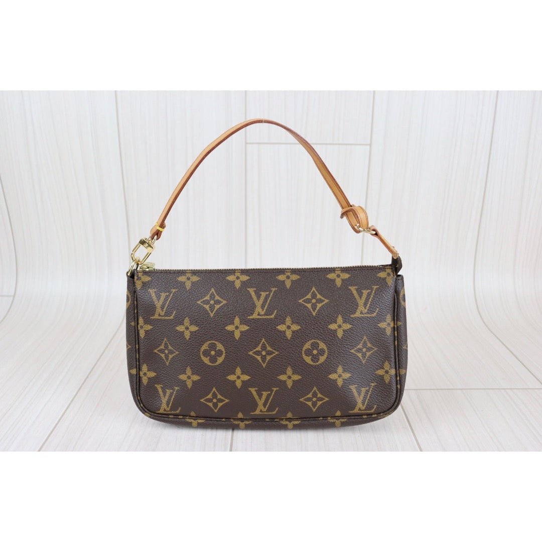 Rank AB ｜ LV Monogram Pochette Accessoires ｜092603