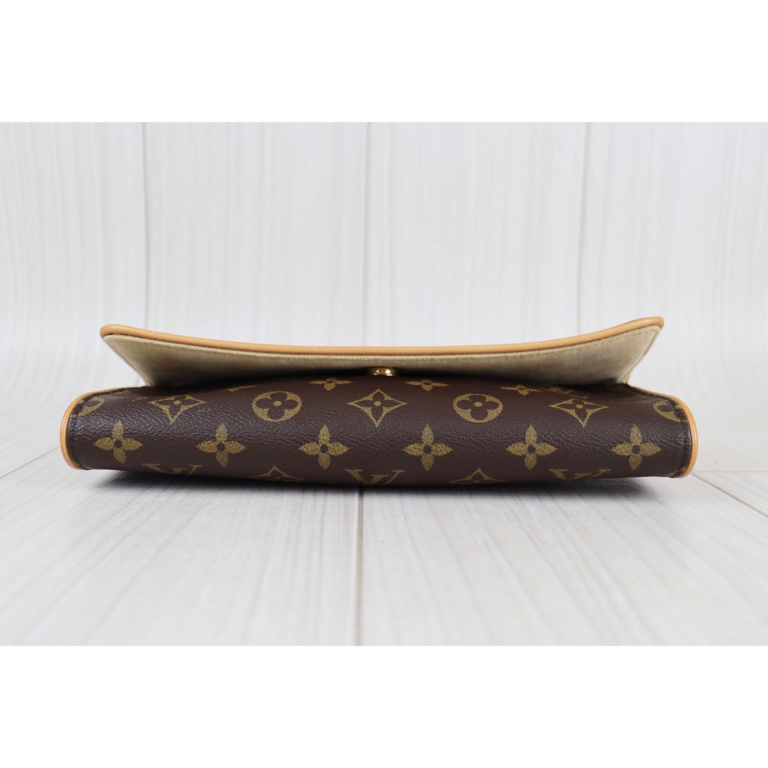 Rank A ｜ LV Monogram Pochette Twin GM ｜ 092602