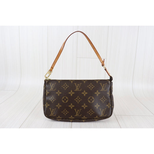 Rank AB ｜ LV Monogram Pochette Accessoires ｜092708