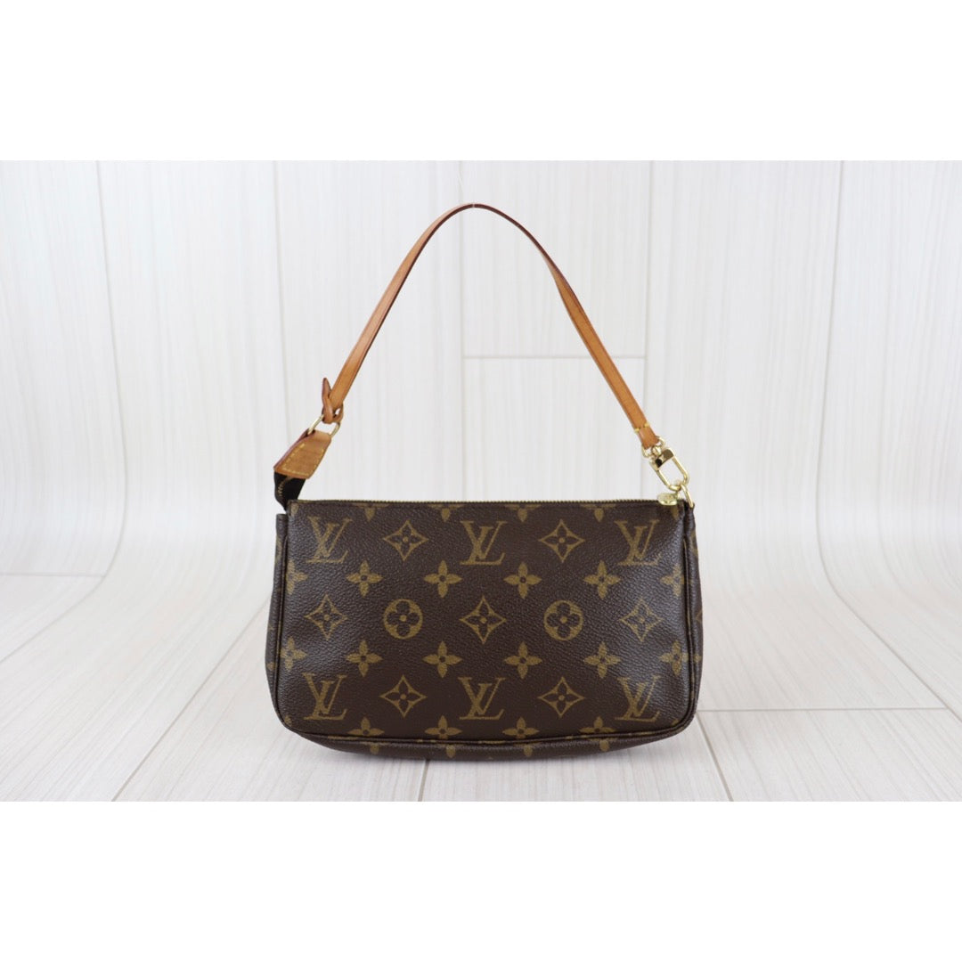 Rank AB ｜ LV Monogram Pochette Accessoires ｜092708