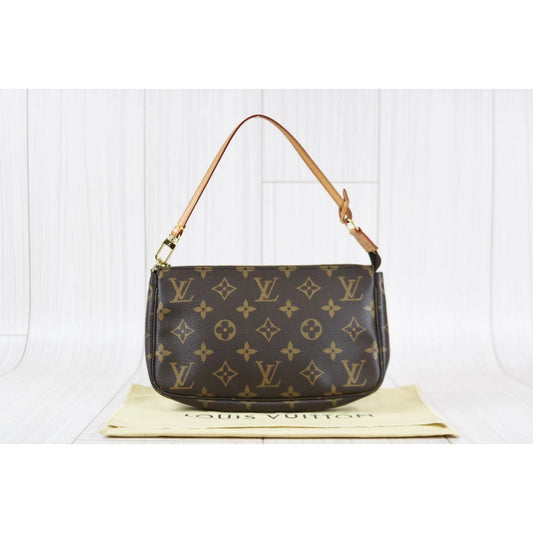 Rank A ｜     LV Monogram Pochette Accessoires    ｜011606