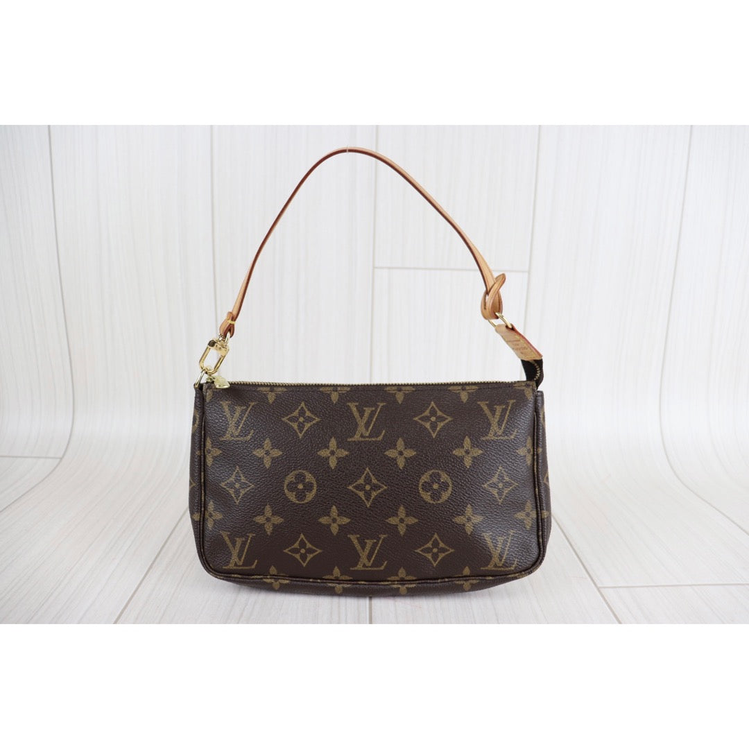 Rank AB ｜ LV Monogram Pochette Accessoires ｜092805