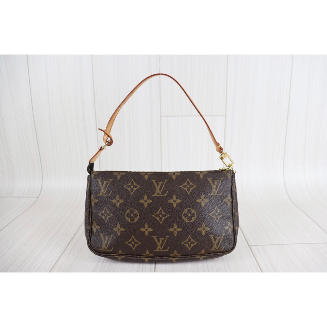 Rank AB ｜ LV Monogram Pochette Accessoires ｜092805