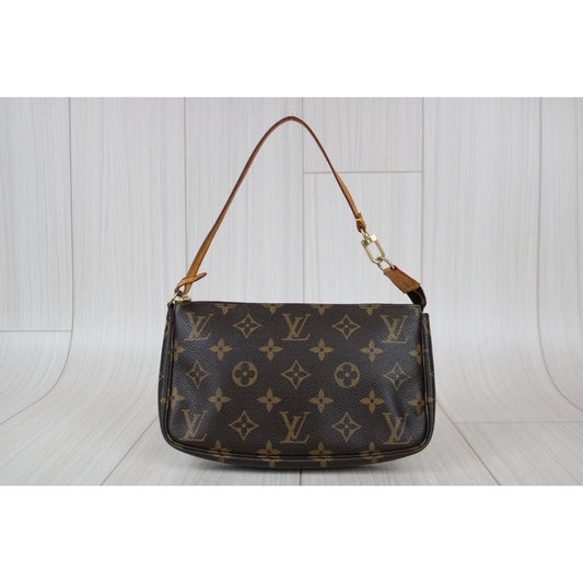 Rank AB ｜  LV Monogram Pochette Accessoires ｜011904