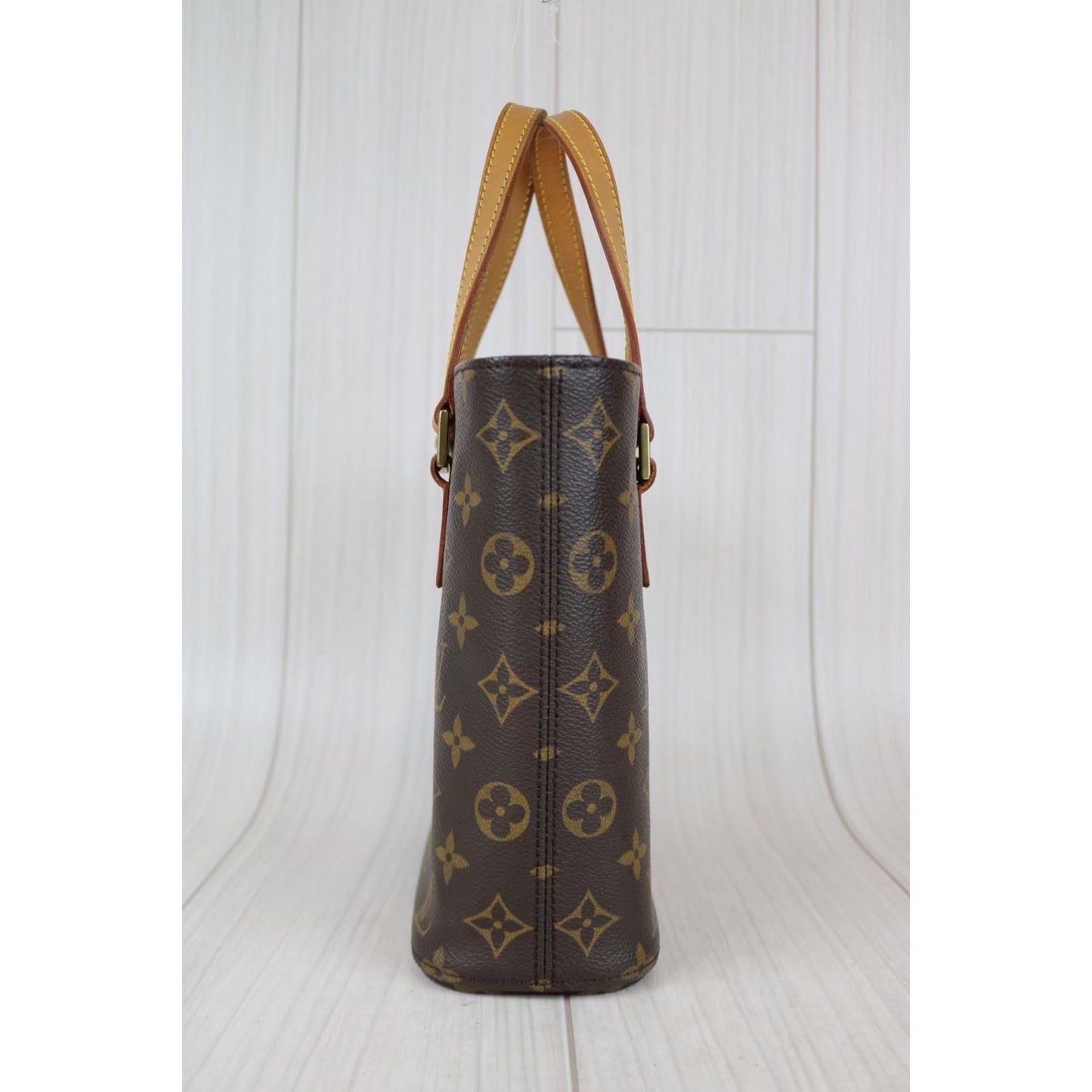 ○ Monogram Vavin PM Tote Bag ○ Condition:Rank A （Very good，Lightly used  item. Well maintained but with some signs of use.） ○ W21 × H21 ×…