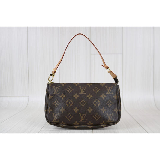 Rank A ｜     LV Monogram Pochette Accessoires    ｜012005