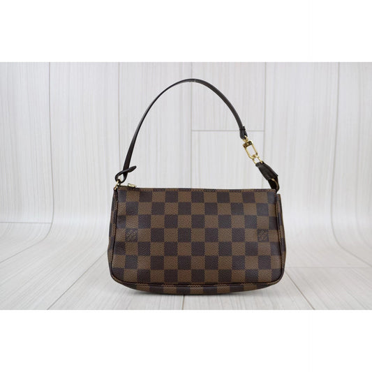 Rank SA ｜     LV  Damier Pochette Accessoires    ｜012204