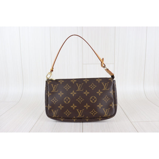 Rank AB ｜ LV Monogram Pochette Accessoires ｜22100604