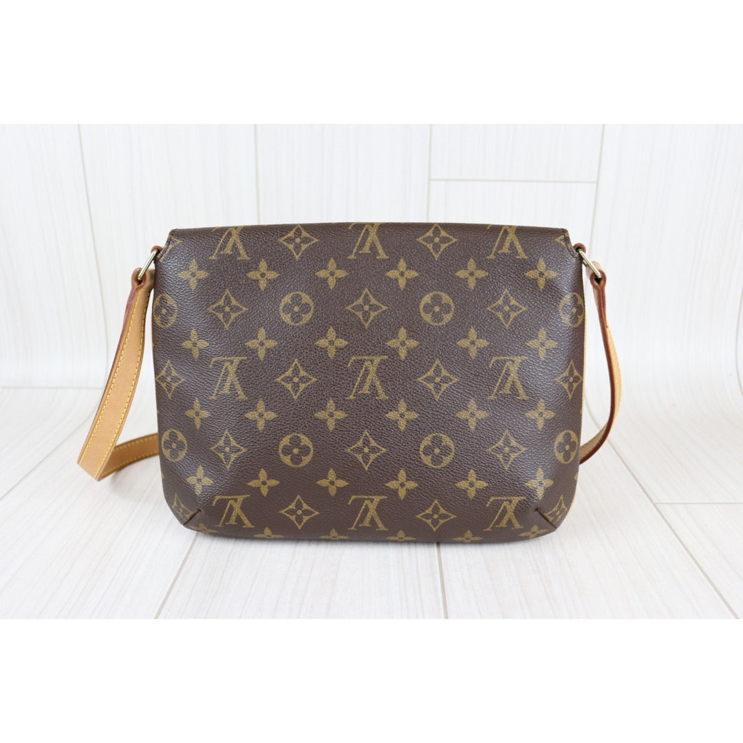 ✖️SOLD OUT✖️ LOUIS VUITTON Monogram Musette Tango In beautiful