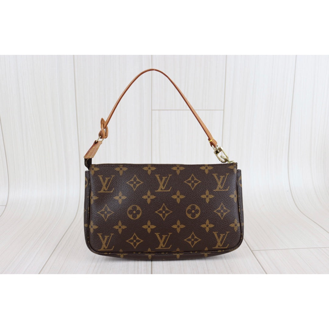 Rank AB ｜ LV Monogram Pochette Accessoires ｜22101304