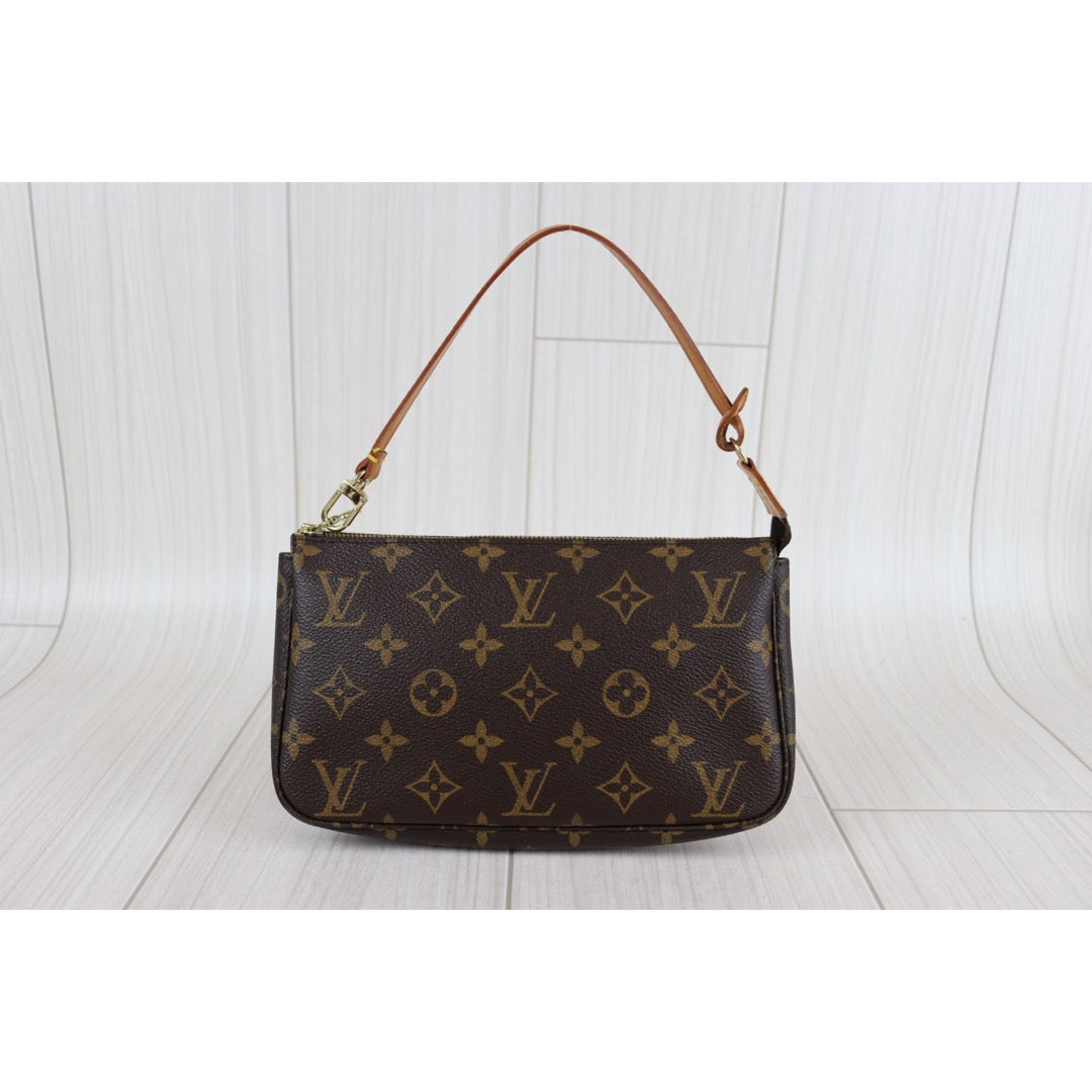 Rank AB ｜ LV Monogram Pochette Accessoires ｜22101304