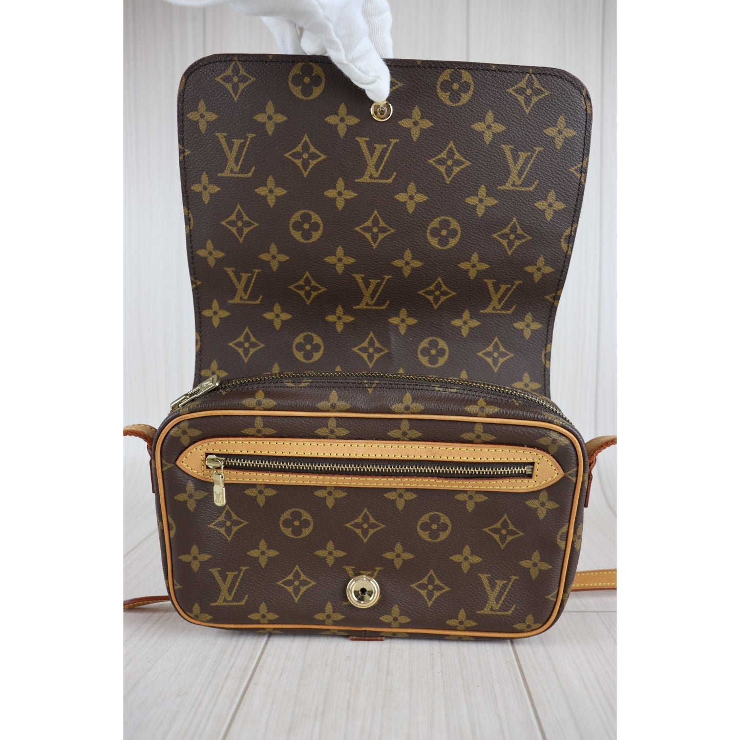 Rank A ｜LV Monogram Saint-Germain 24 Shoulder Bag｜090809