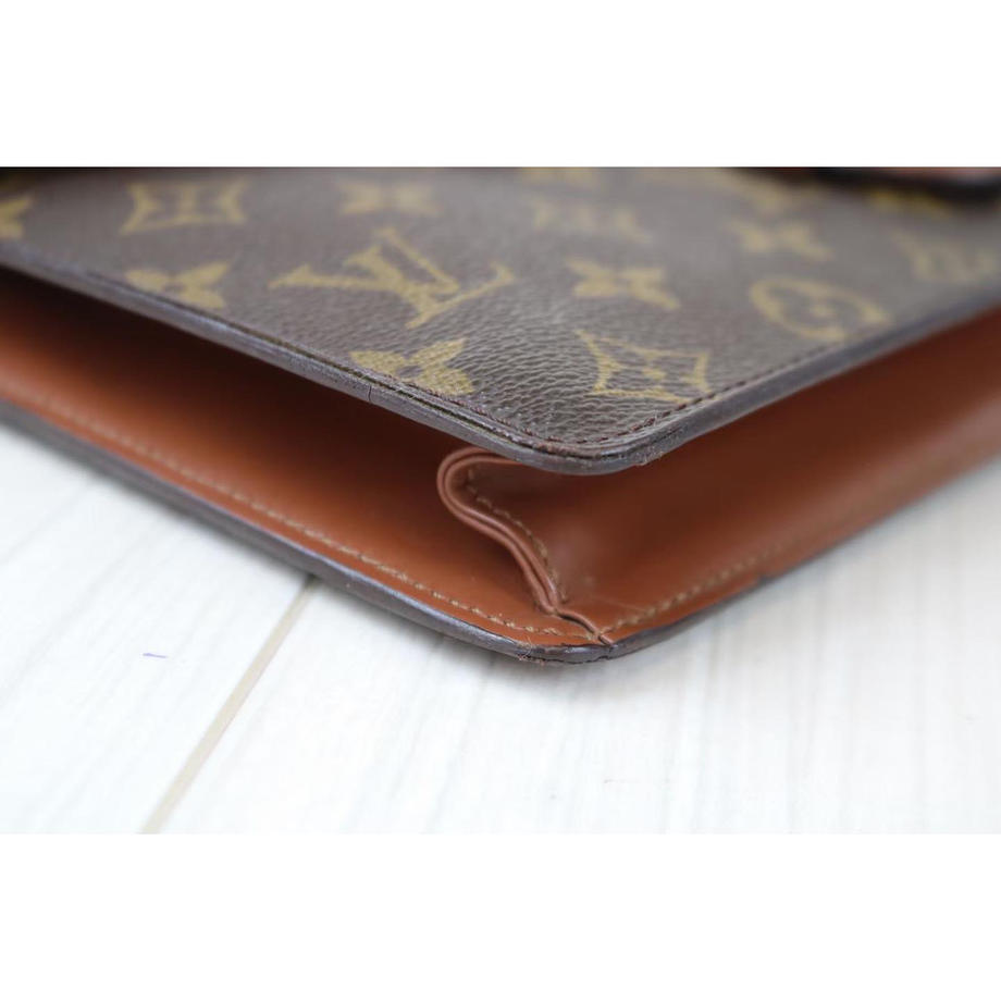 Rank AB ｜     LV Monogram Pochette Chaillot 26 Clutch Bag    ｜082407