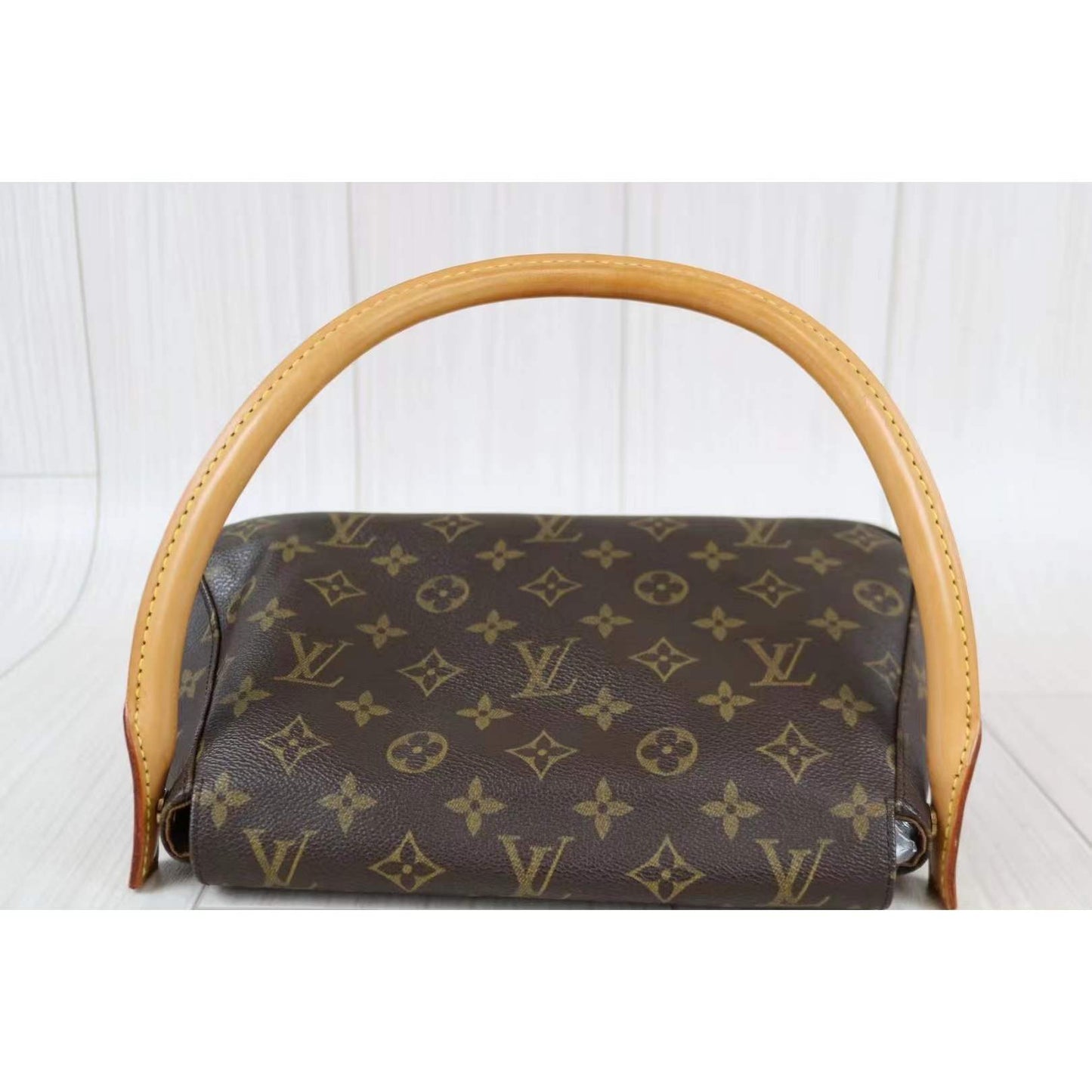 Rank A   ｜ LV Monogram Mini looping Shoulder Bag ｜012401