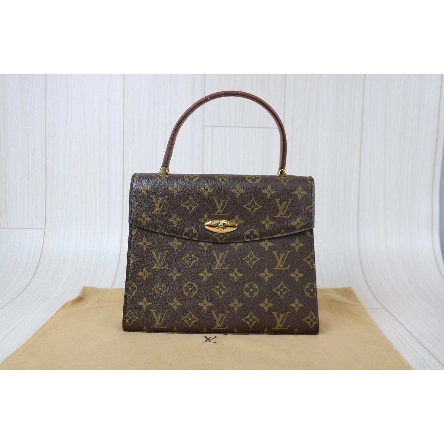 Rank A ｜ LV Monogram Handbag ｜ 082503