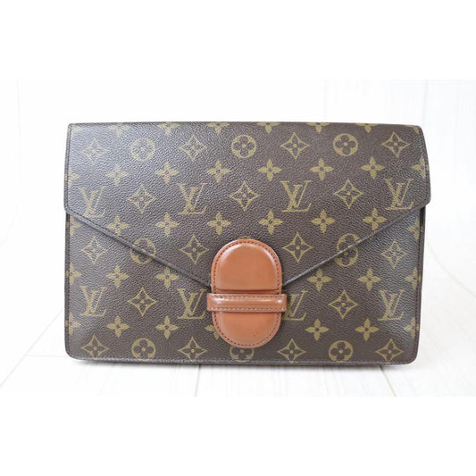 Rank AB ｜     LV Monogram Pochette Chaillot 26 Clutch Bag    ｜082407