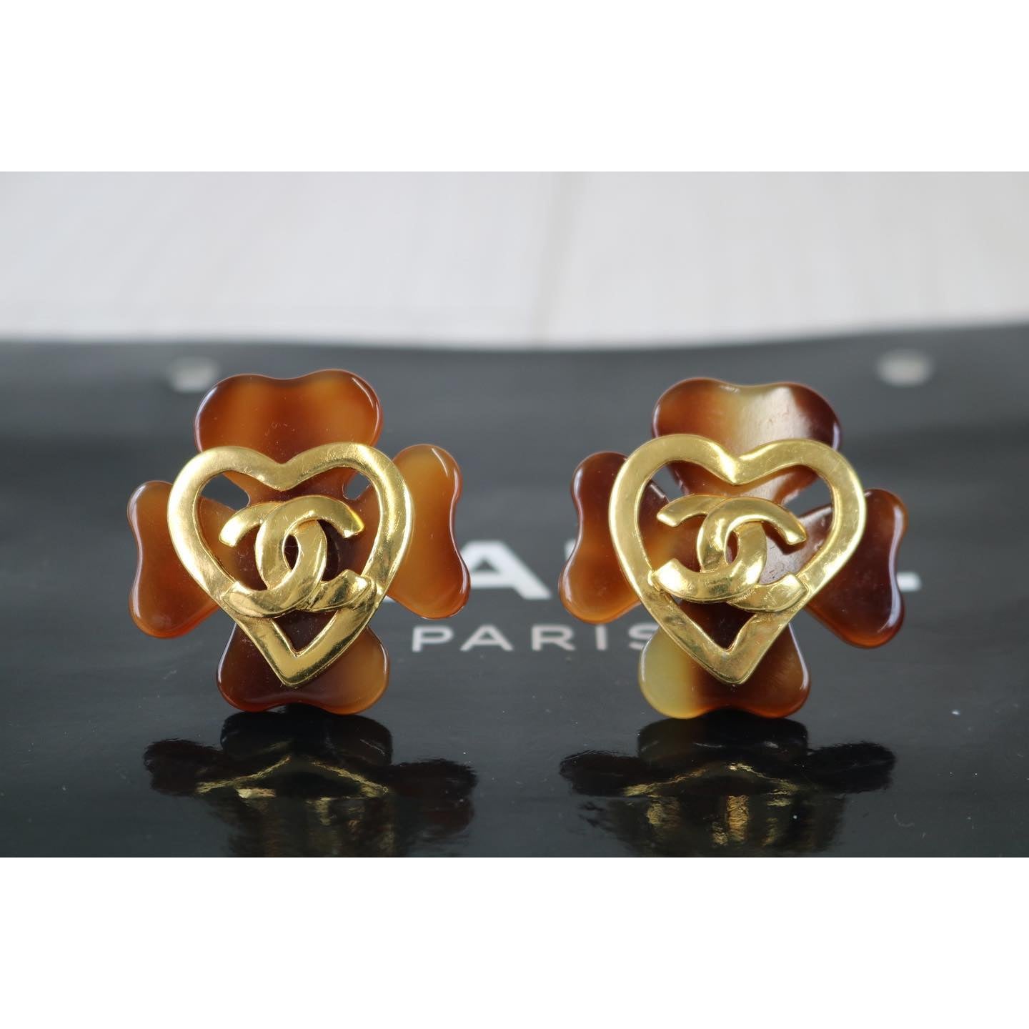 Rank A ｜  CHANEL Clover Cocomark Heart Earrings Tortoise Brown Gold 95P Vintage   ｜122106