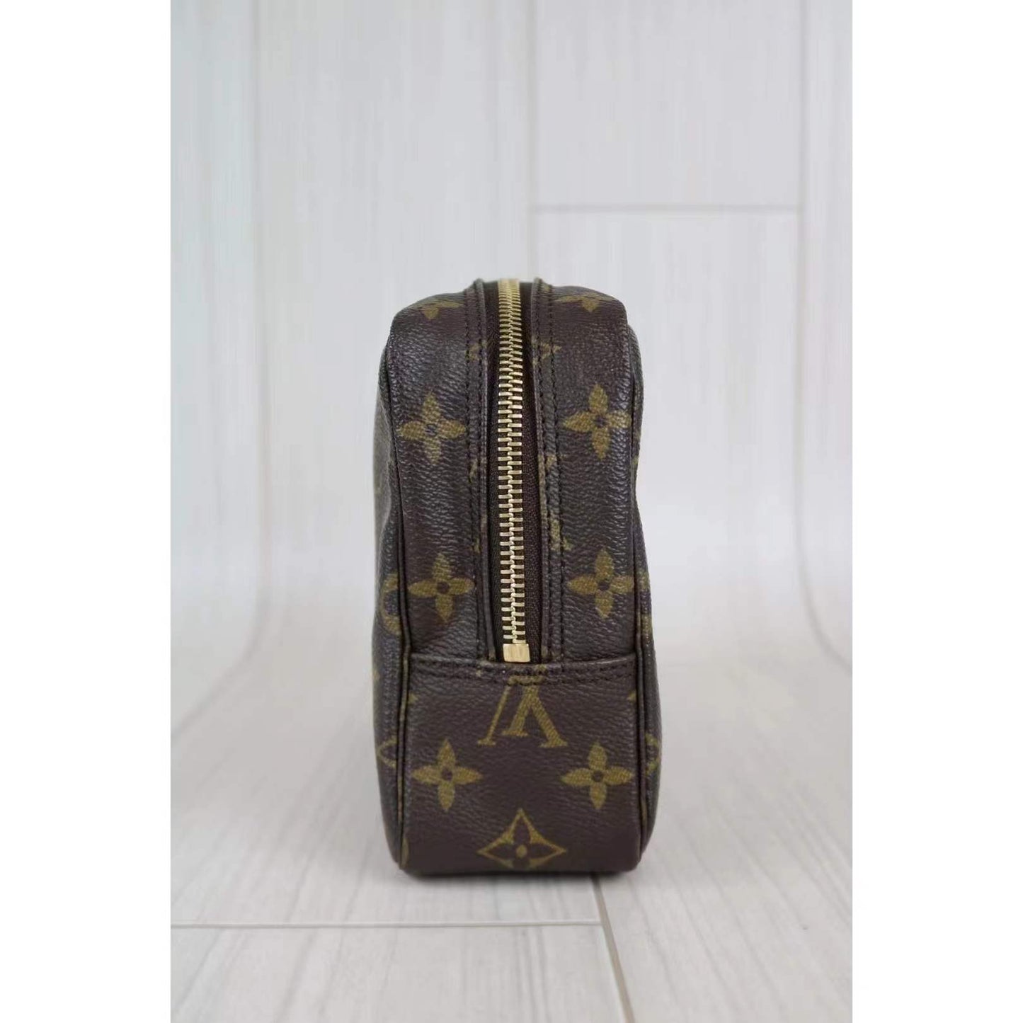 Rank A   ｜ LV Truth Toilet 23 Monogram Makeup Pouch｜012614