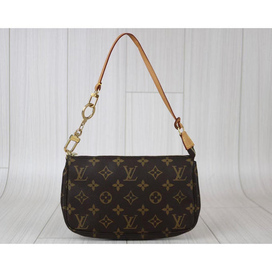 Rank A ｜    LV Monogram Pochette Accessoires ｜090904