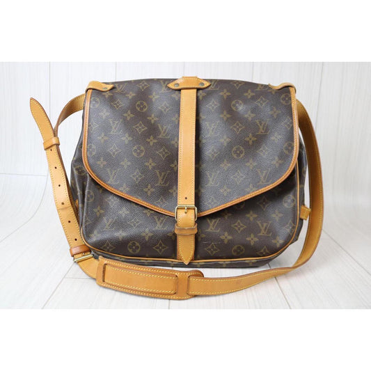 Rank AB ｜     LV Monogram Saumur40 Shoulder Bag    ｜082402