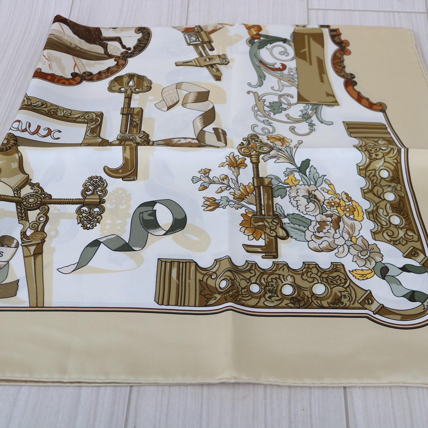 Rank S ｜    HERMES Scarf 90*90    ｜121922