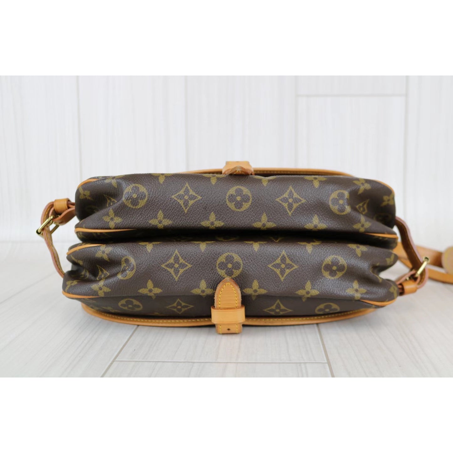 Rank AB ｜ LV Monogram Saumur MM Shoulder Bag｜062903