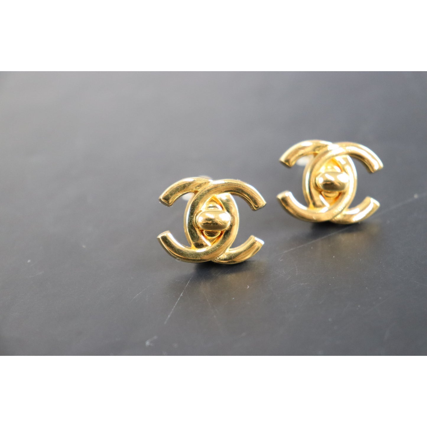 Rank A ｜CHANEL Vintage Earrings ｜082306