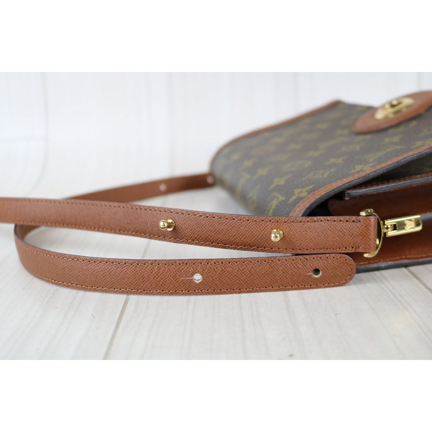 Rank A｜LV Vintage Monogram Shoulder Bag ｜051017