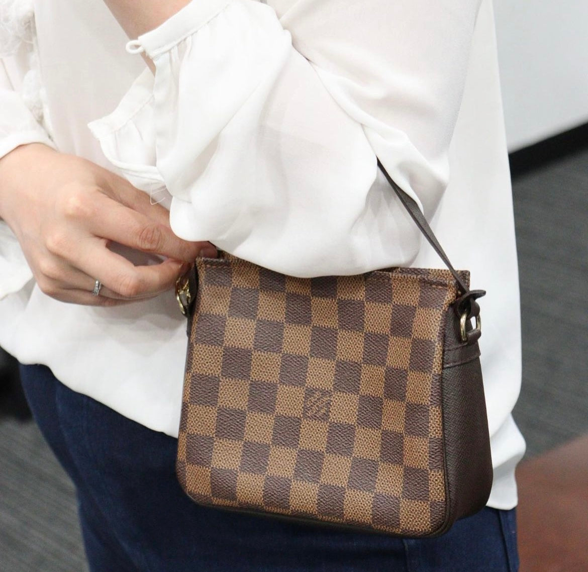 Rank A ｜ LV Damier Truth Make Up ｜23042119