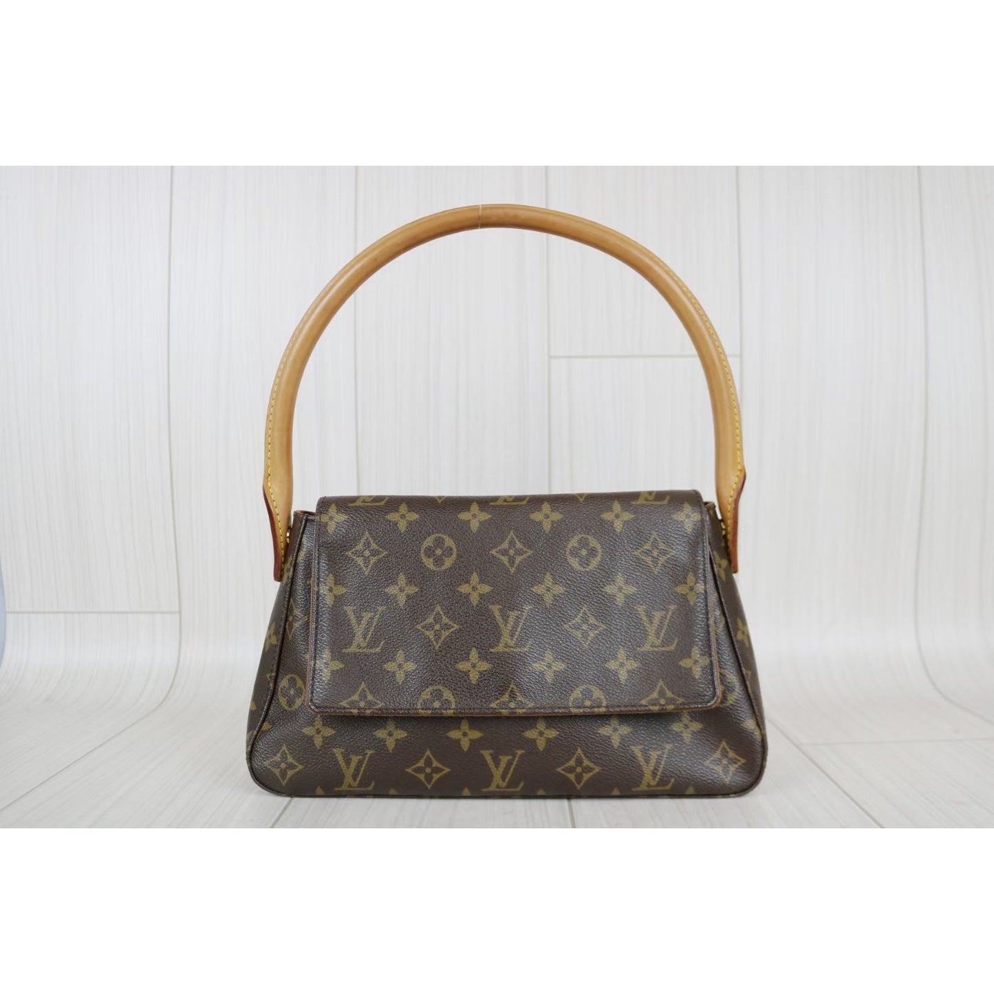 Rank AB ｜ LV Monogram Mini looping Shoulder Bag ｜040802