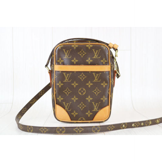 W-Rank A ｜ LV Monogram Danube Shoulder Bag ｜070402