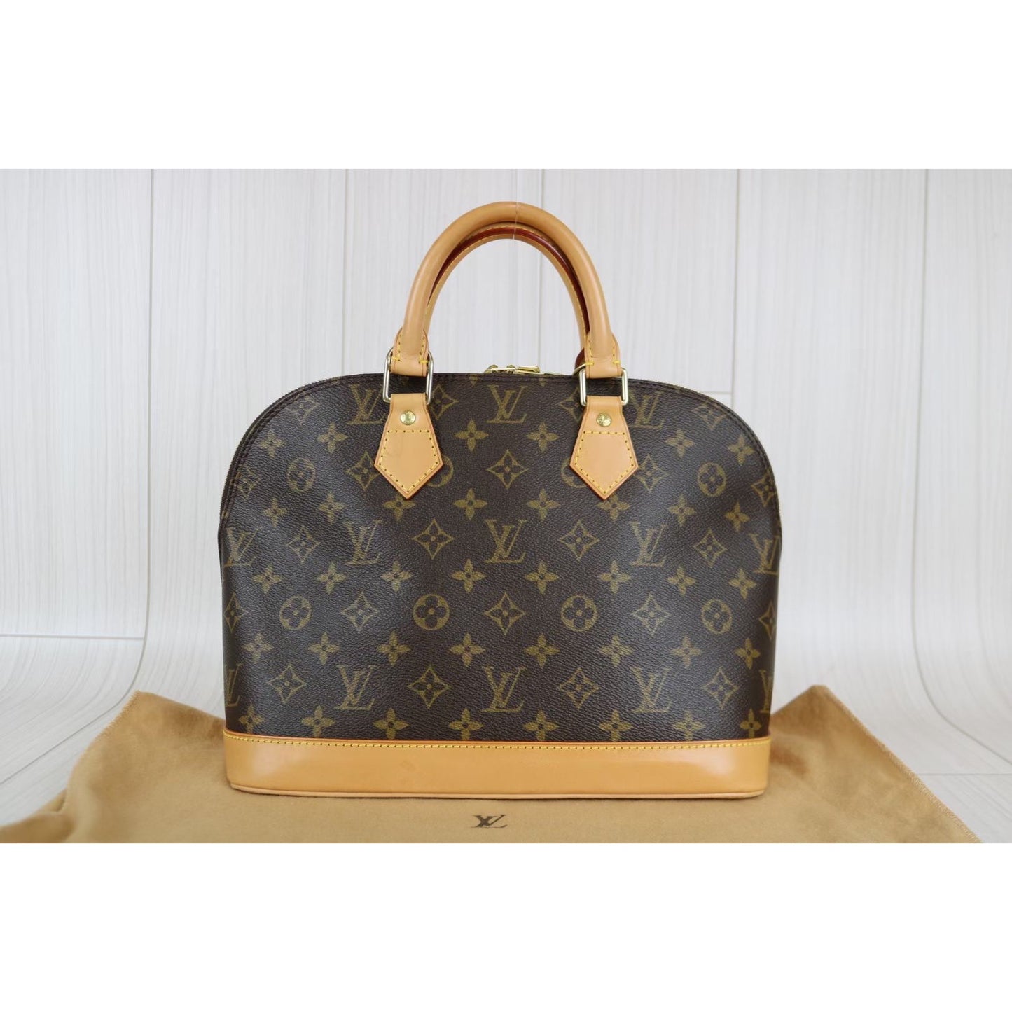 Rank A ｜ LV Monogram Alma HandBag ｜053117