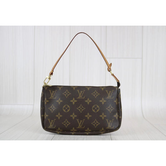 Rank AB ｜ LV Monogram Pochette Accessoires ｜052801