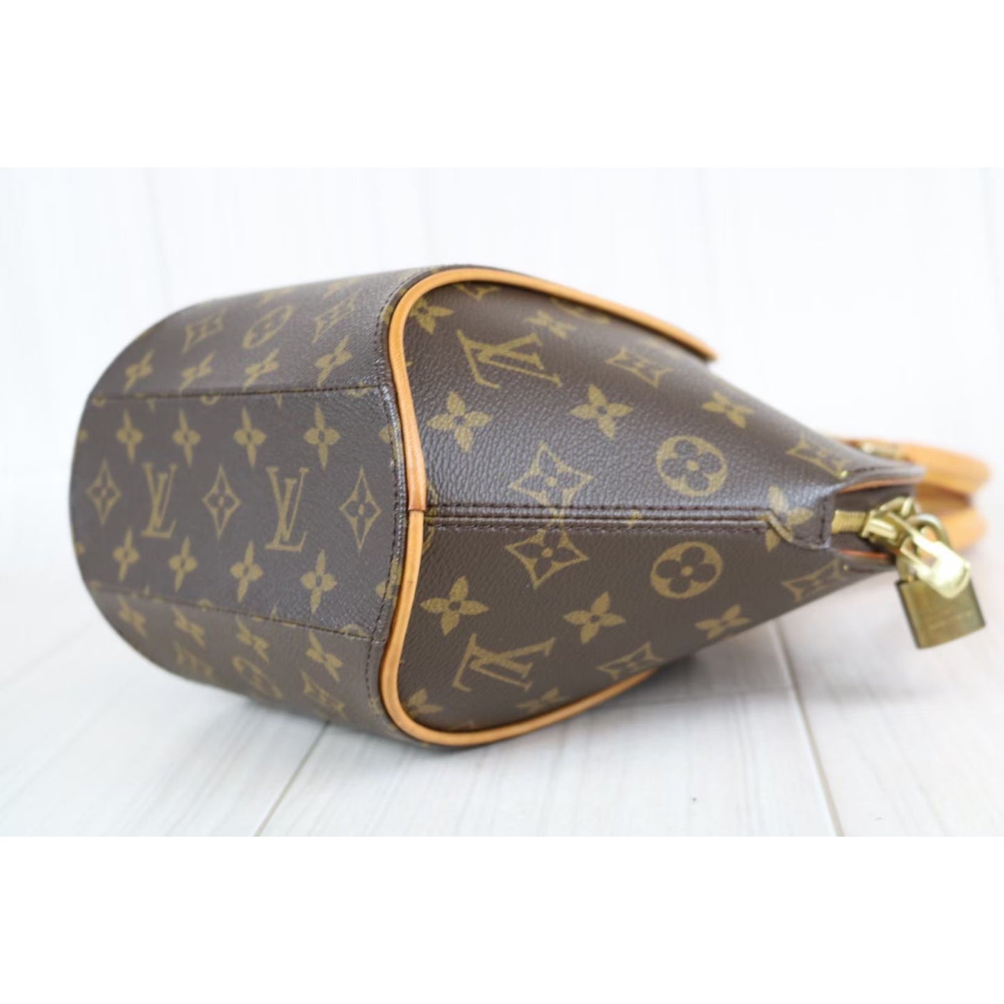 Rank A ｜ LV Monogram Ellipse PM ｜062710