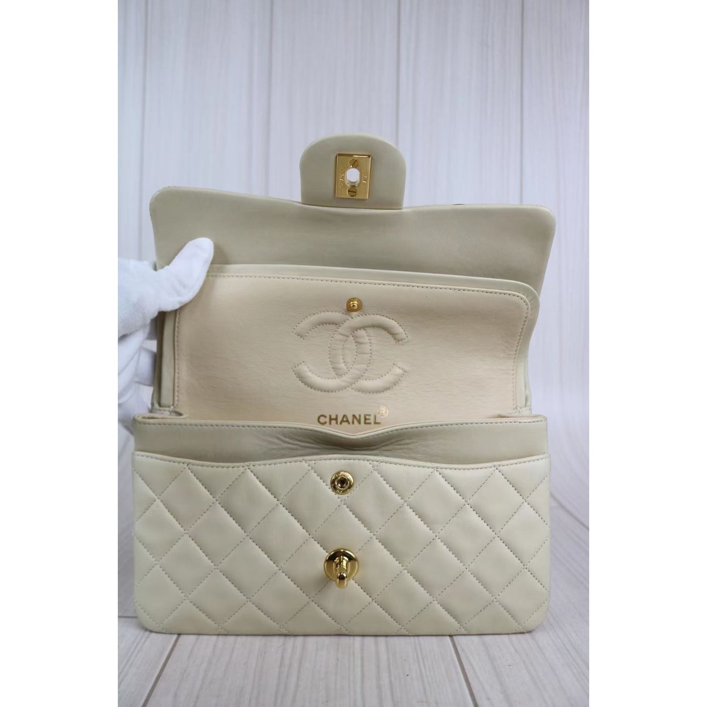 Rank A ｜ CHANEL Matrasse Lamb Skin Chain Shoulder Bag ｜032414