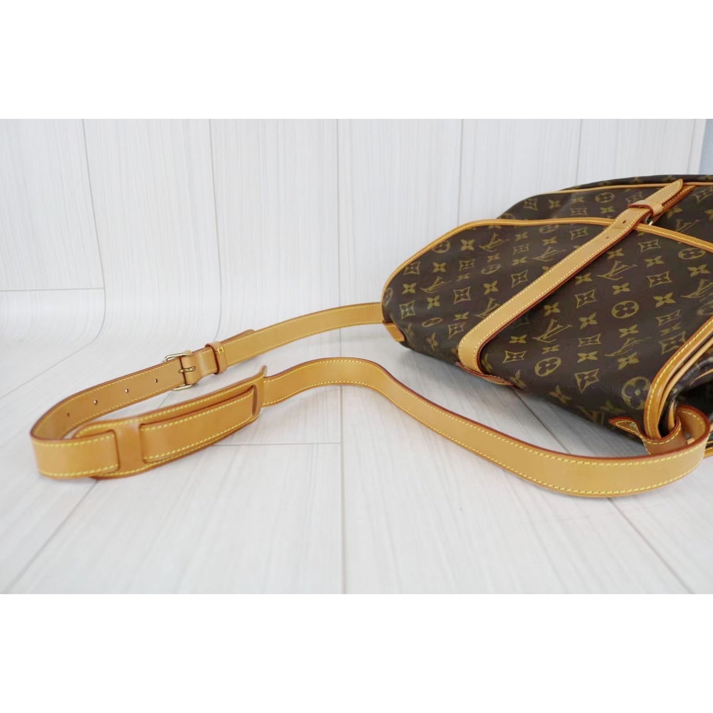 Rank A｜ LV Monogram Saumur GM Shoulder Bag｜030902