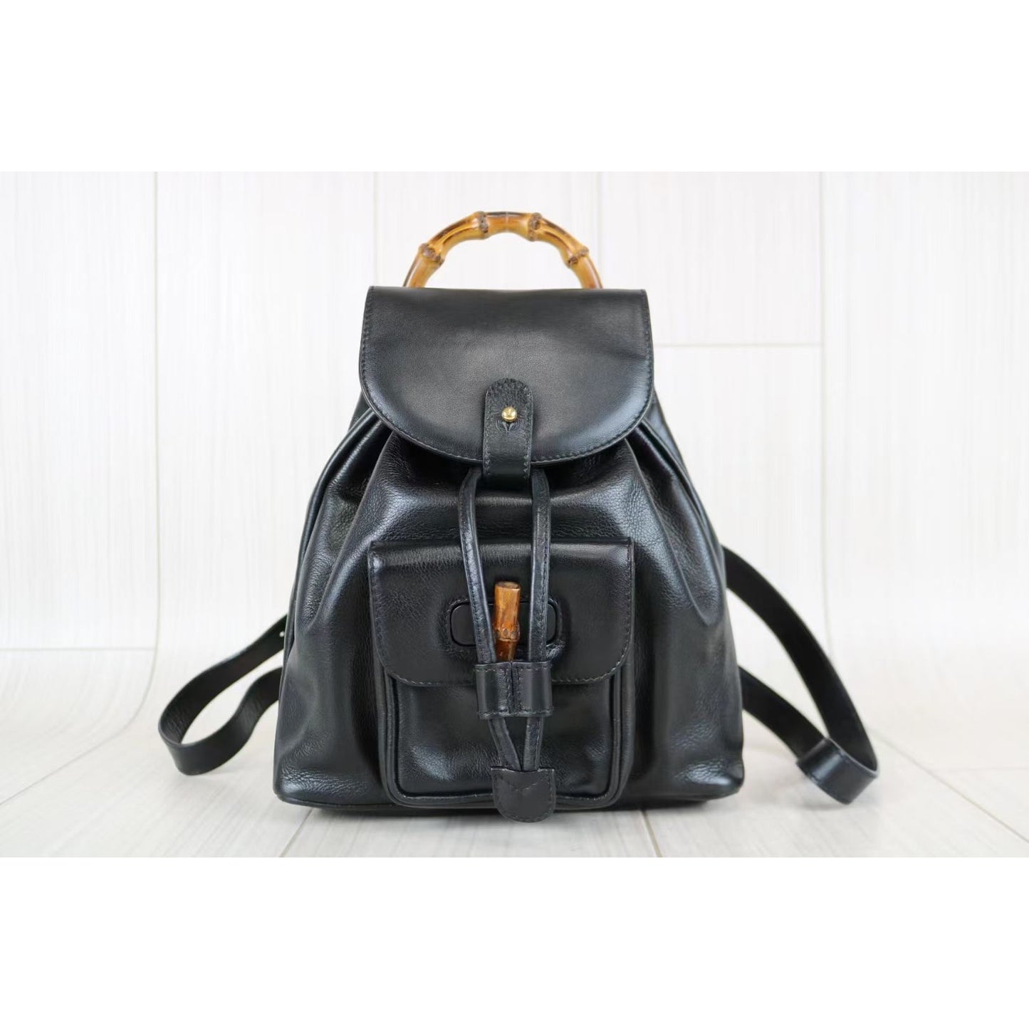 Rank A ｜ GUCCI Leather Back bag ｜033111