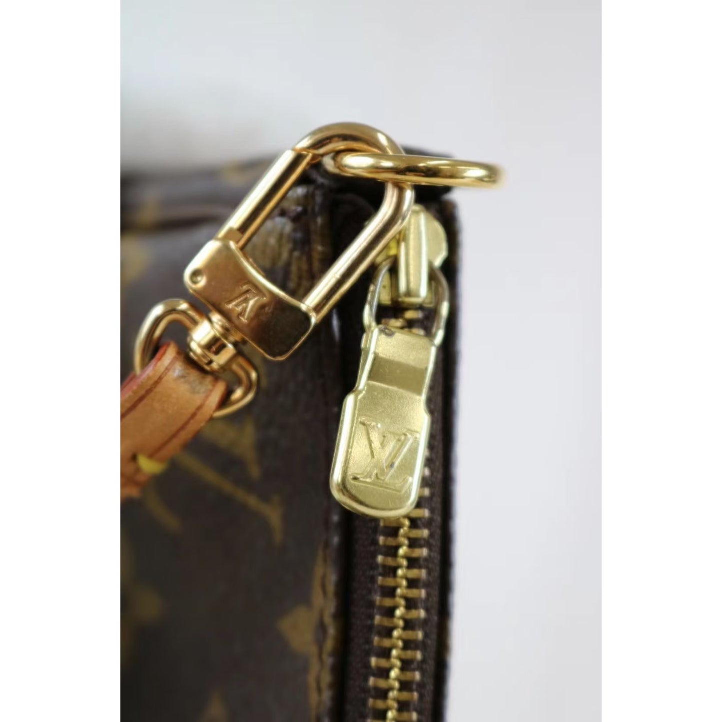 Rank A ｜ LV Monogram Pochette Accessoires ｜042513