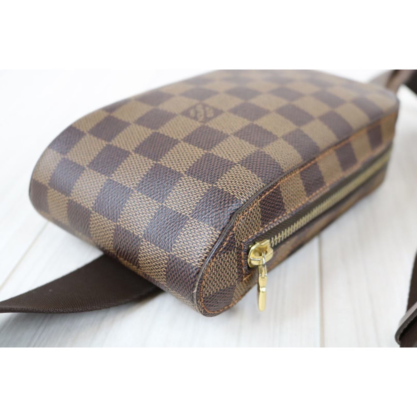 Rank A ｜ LV Damier Body Bag ｜022510