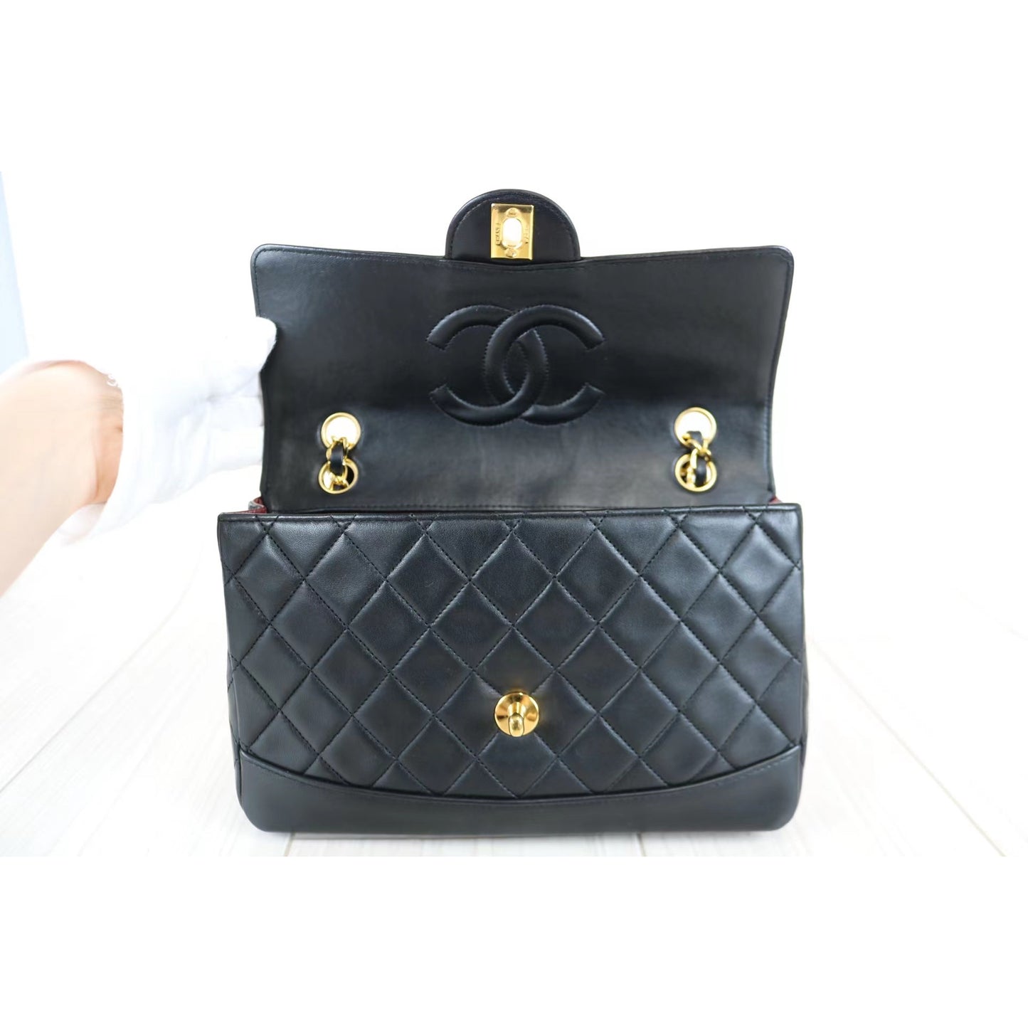 Rank A ｜CHANEL Vintage Matrasse 23 Lamb Skin Shoulder Bag ｜053101