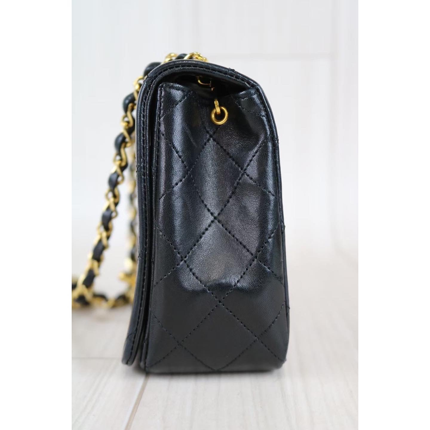 Rank A ｜ CHANEL Vintage Matrasse Lamb Skin Chain Shoulder Bag ｜021506